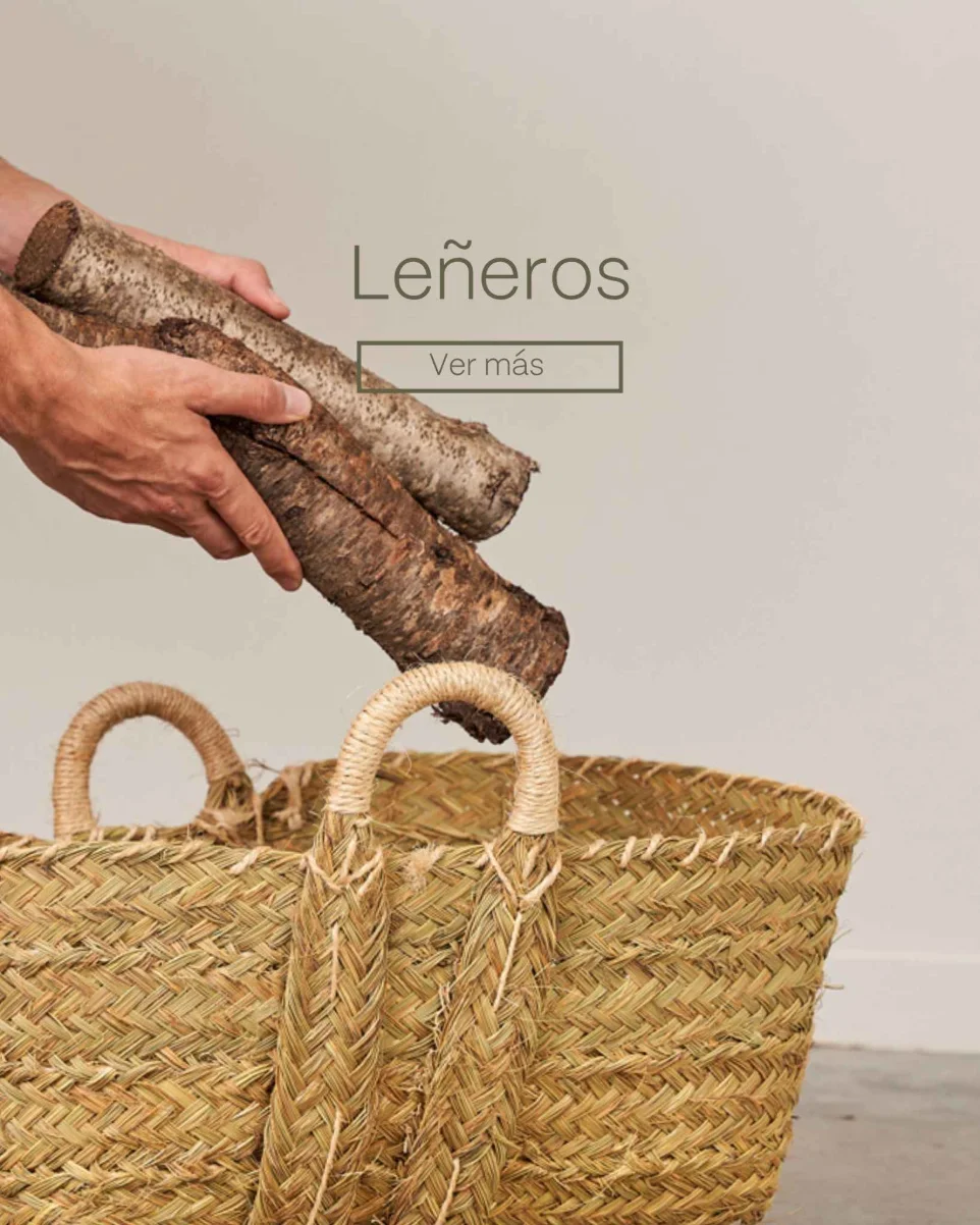 Cestas de mimbre para leña