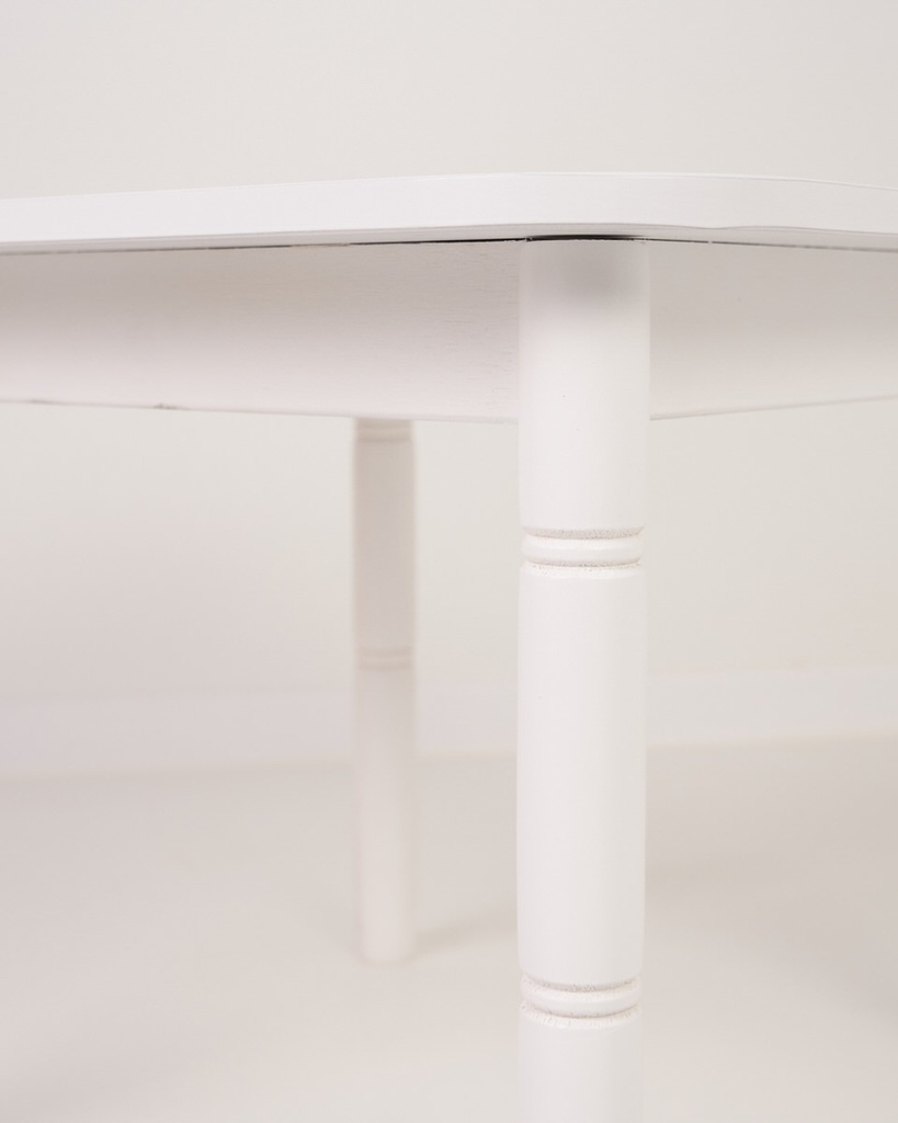 Mesa de madera infantil blanca lacada