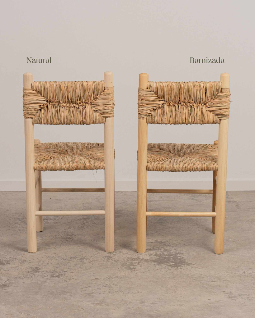 Silla de madera con respaldo de enea Cantalar acabado barniz