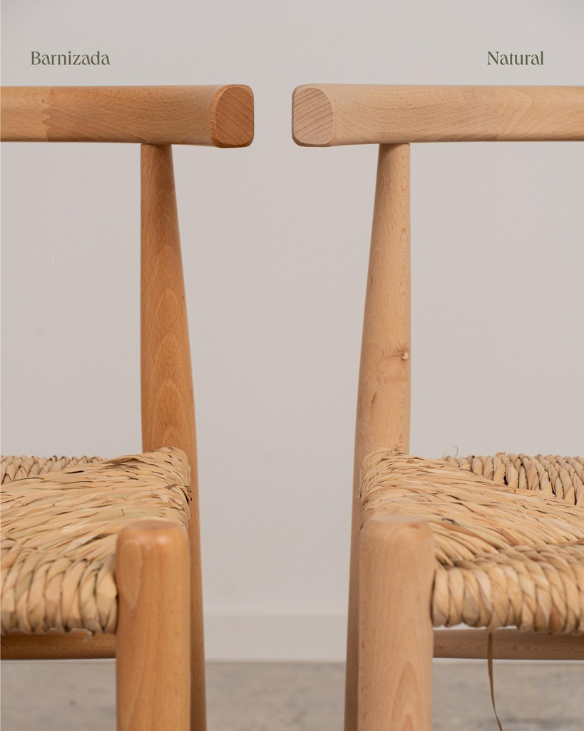 Silla de madera con respaldo curvo acabado barniz Magatta