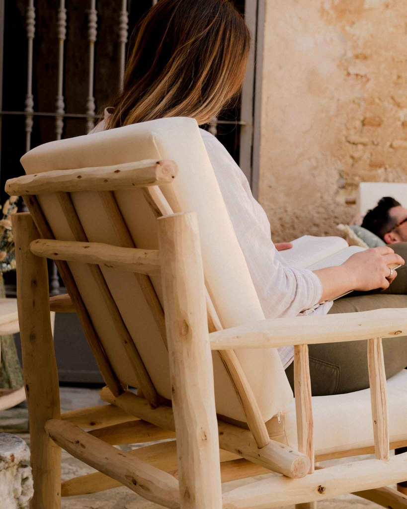 Sillón de madera de eucalipto Unha