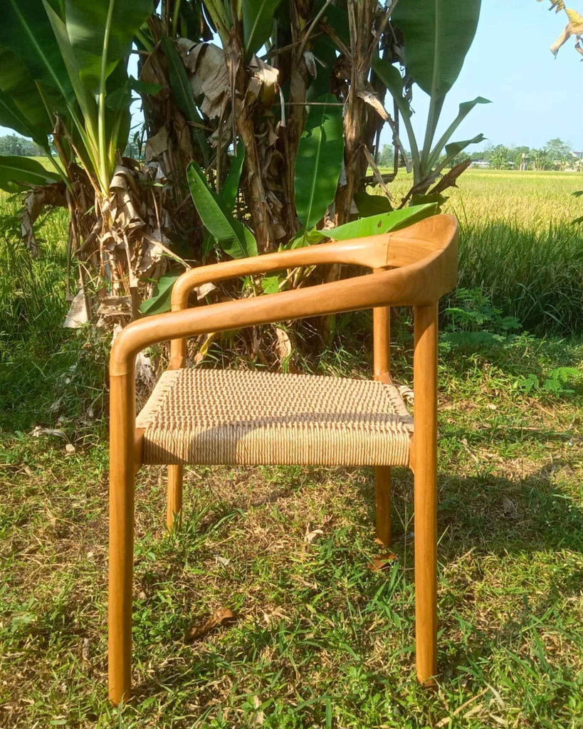 Silla de madera de teca Nara exterior cubierto