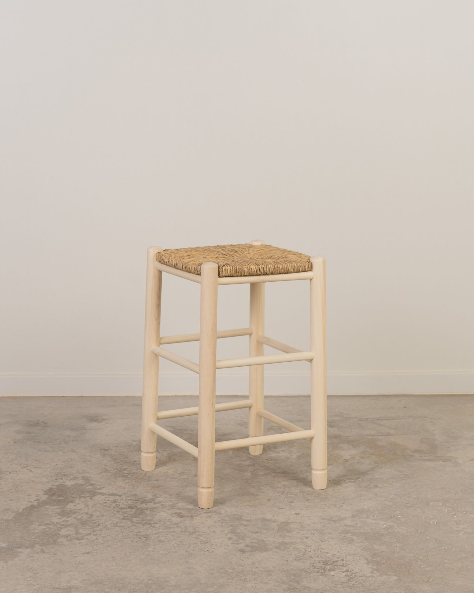 Taburete de bar madera natural. 47 a 75 cm