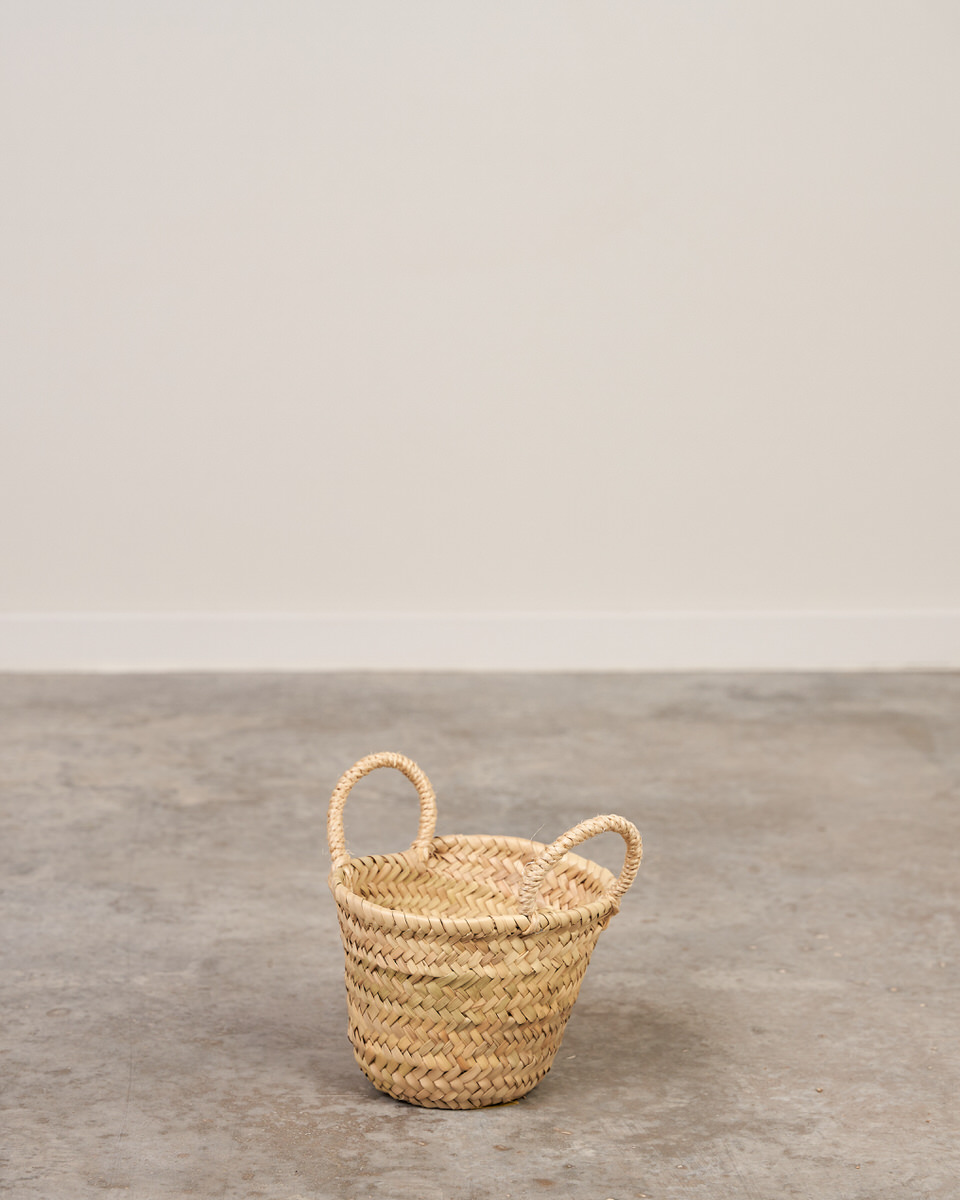 Capazo PEQUEÑO de palma con base redonda y asas de pita