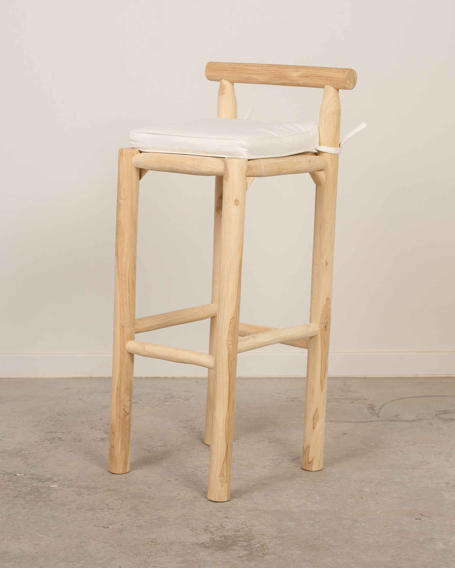 Taburete de madera de teca Tur